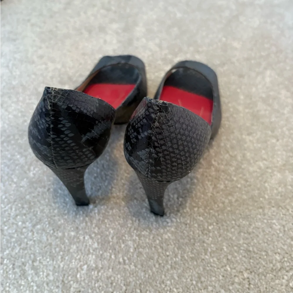 NBW Beautiful Kate Spade Snakeskin Pattern Heels in Black AND Blue - Picture 4 of 4